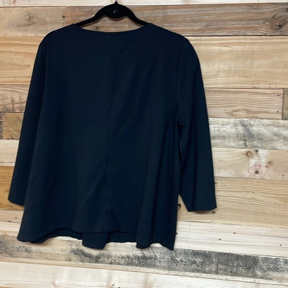 Lands’ End Size XL(18) Black Long Sleeve Split Front Soft and Stretchy Top - Picture 6 of 6
